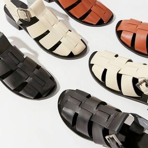 Black Fisherman Sandals